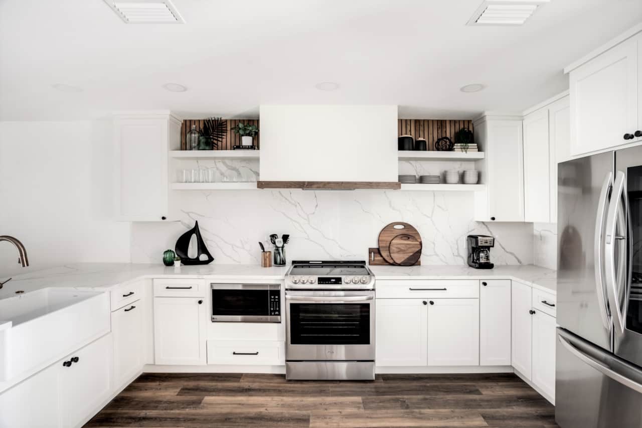 Open kitchen, fully stocked with everything you need!