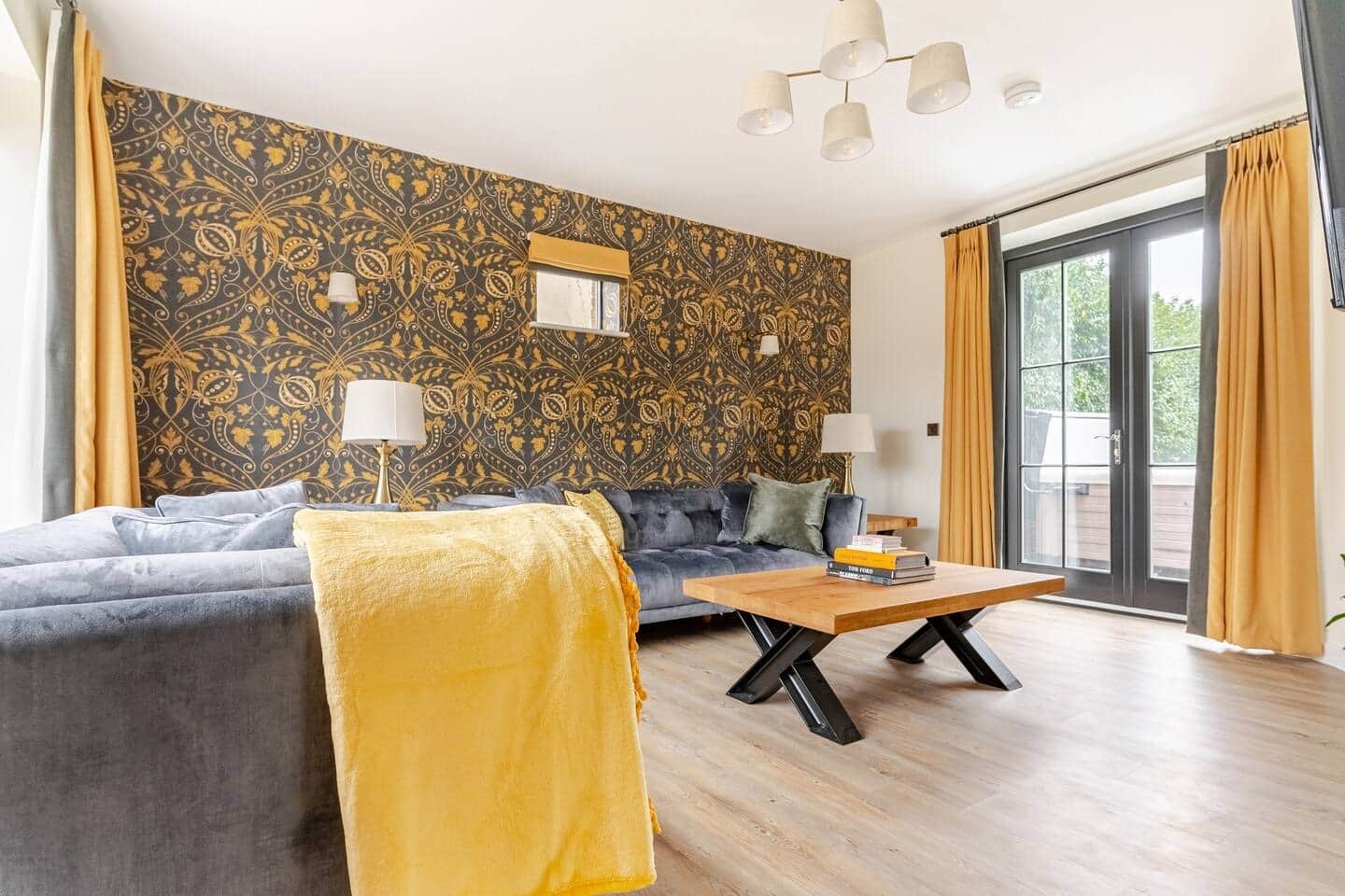 living room 4.jpg