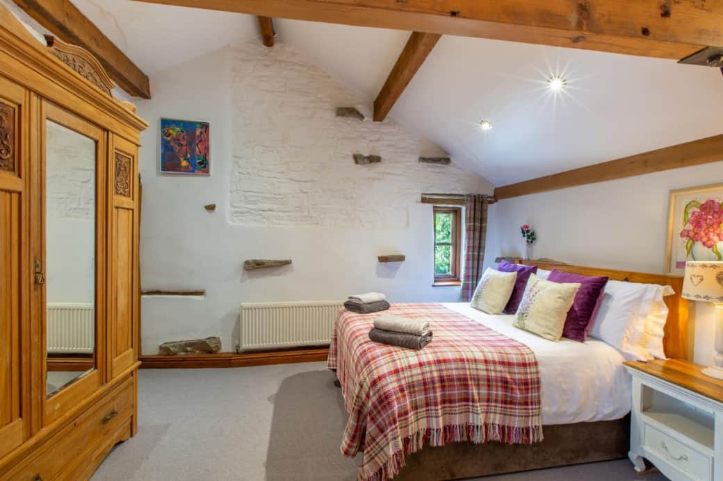 Bedroom 4 - double bed & a single bed