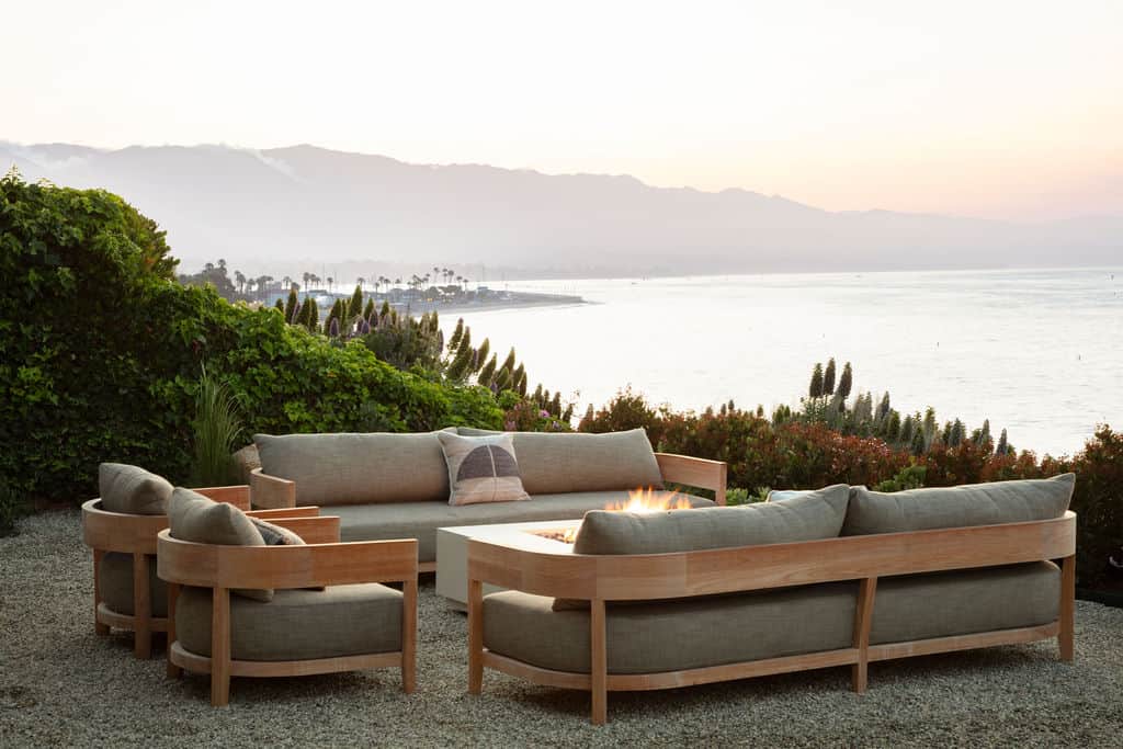 Outdoor Lounge + Fire Pit