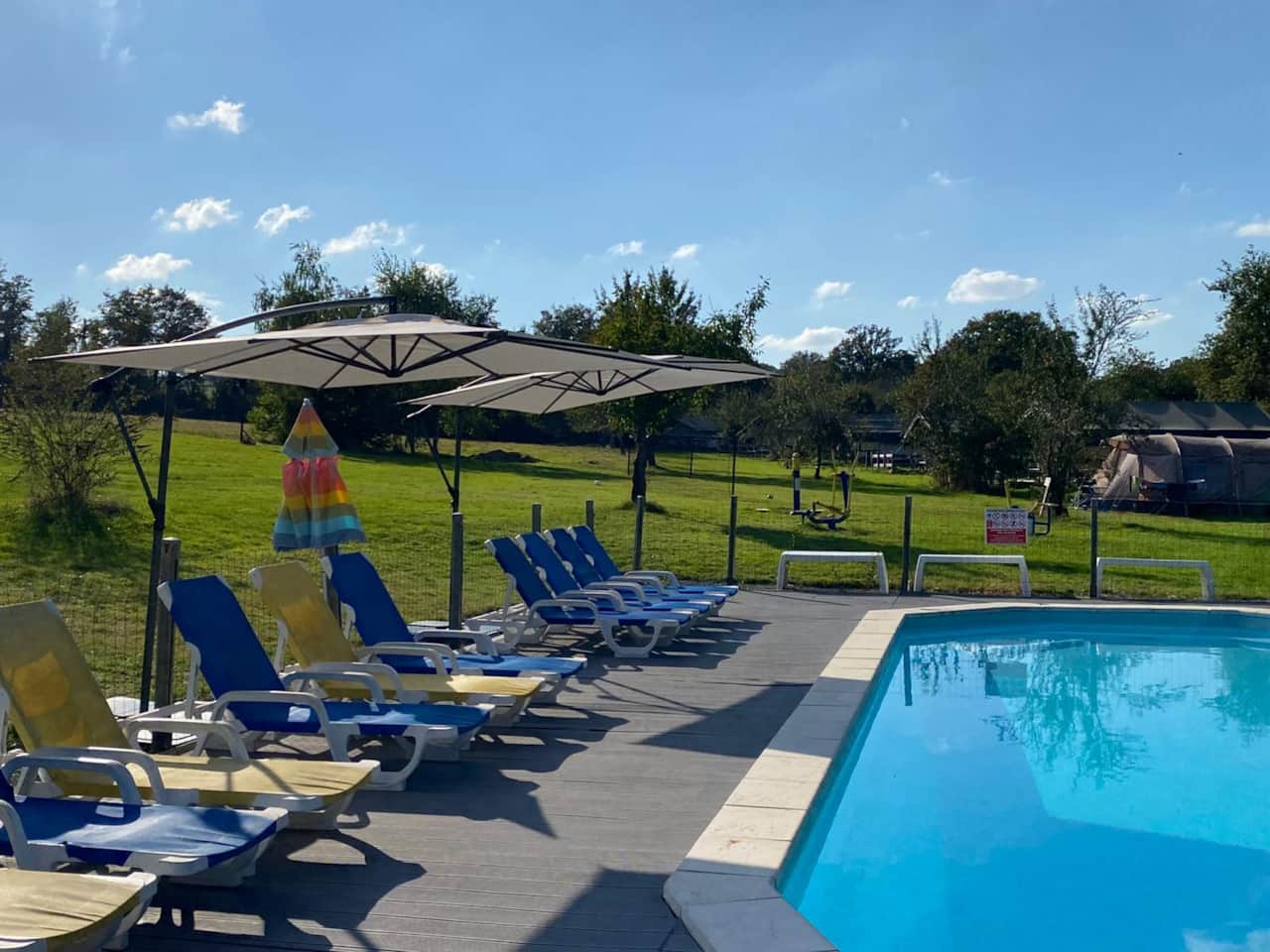 Swimming pool