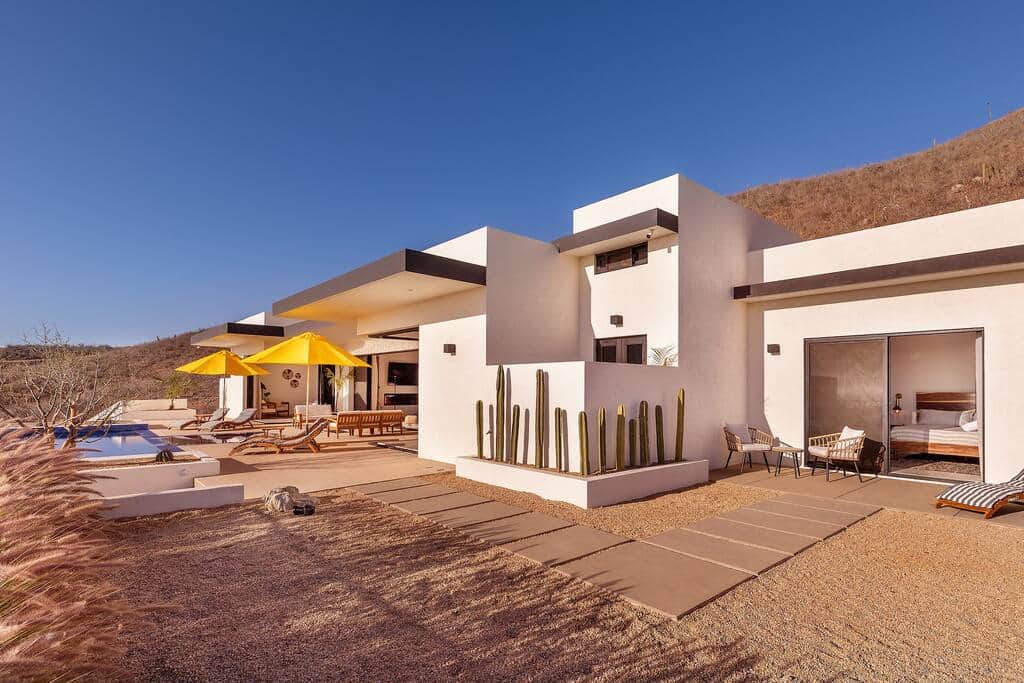 Prívate Patio and Pool Access Prívate Patio and Pool Access