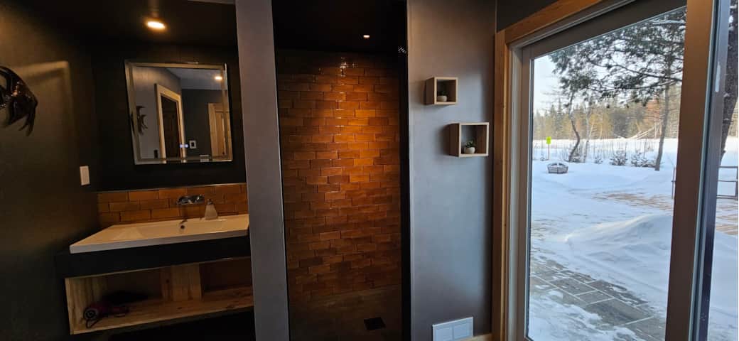 Bathroom main floor