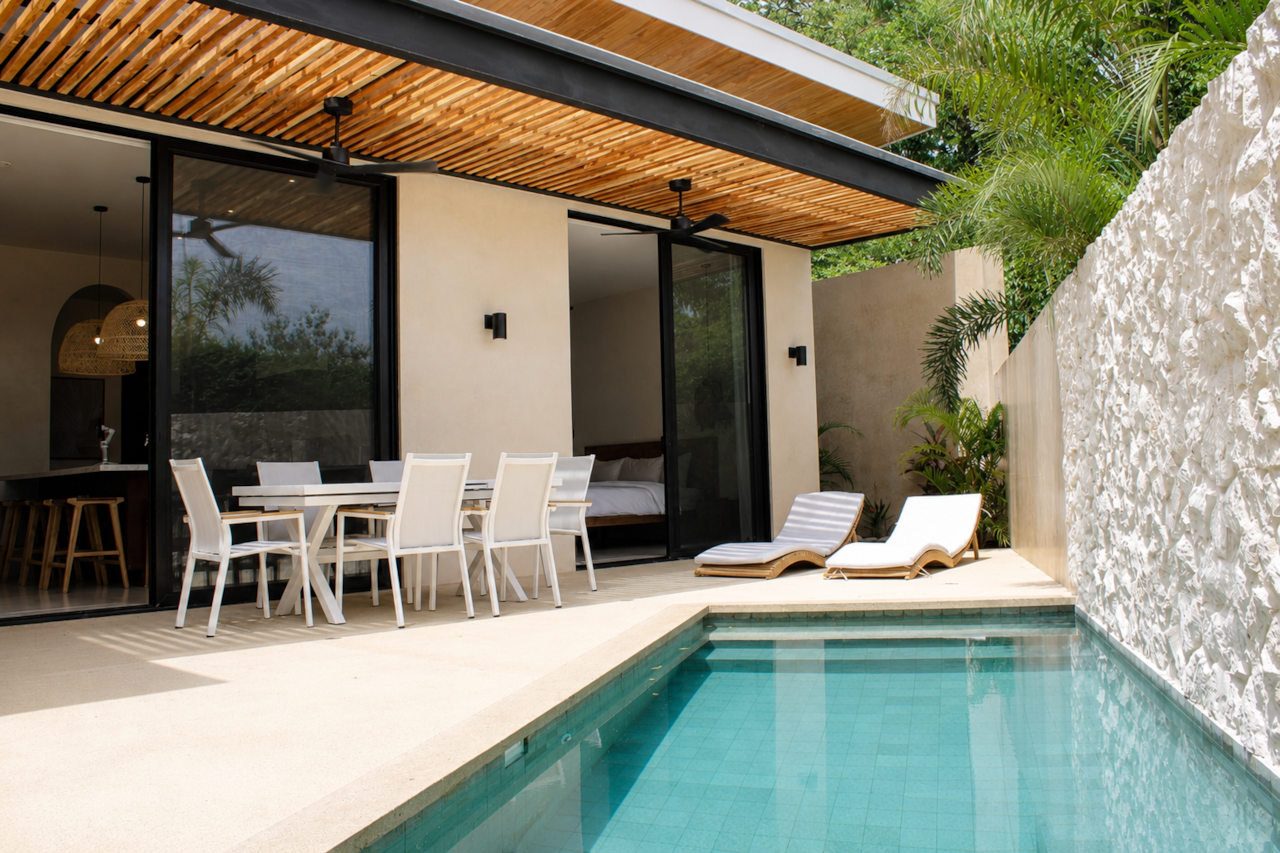 Pool and outdoor dining