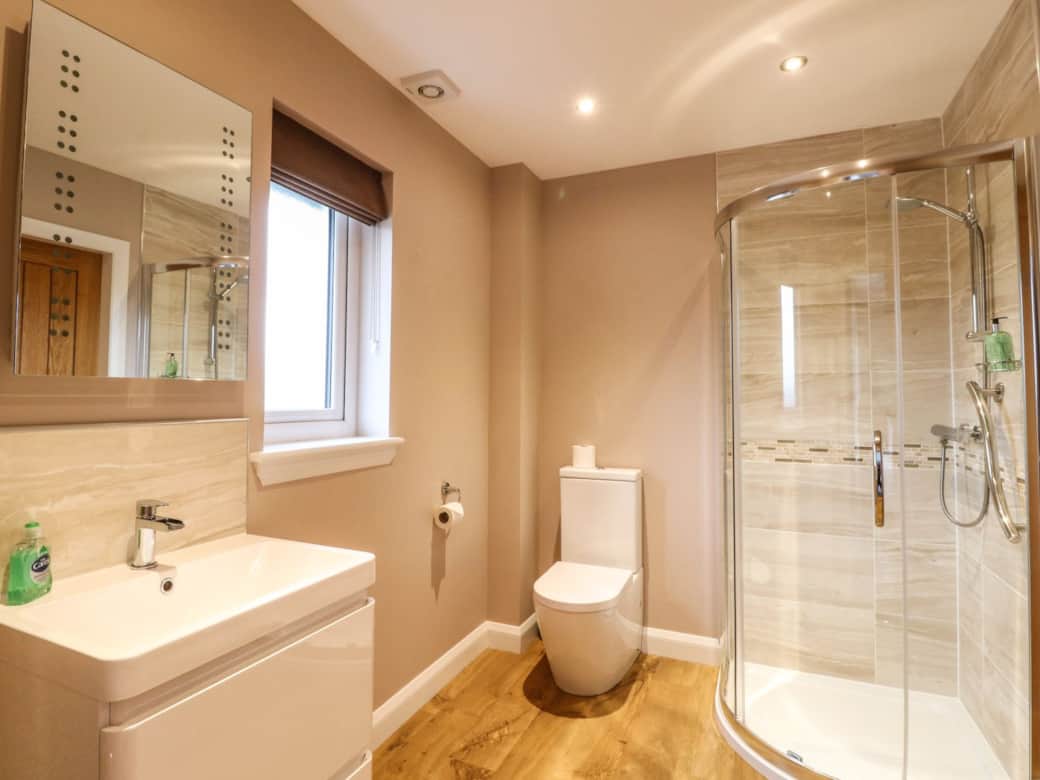 Accessible ensuite for downstairs bedroom