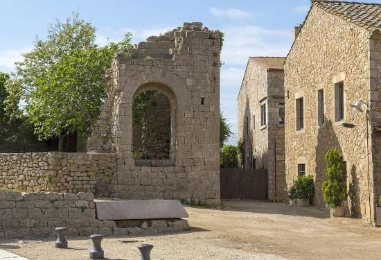 castle-sant-marti-empuries-villas-coll-apartments-costa-brava-catalonia