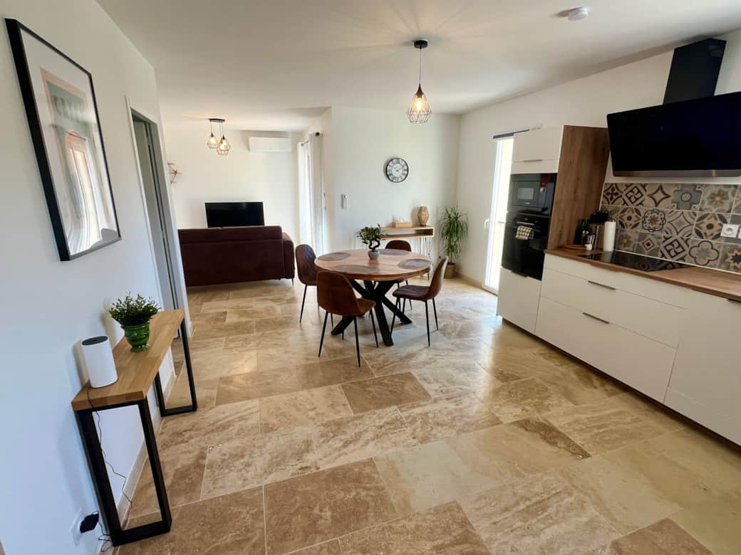 Appartement avec 1 chambre et canapé lit plmus balcon donnant sur le jardin