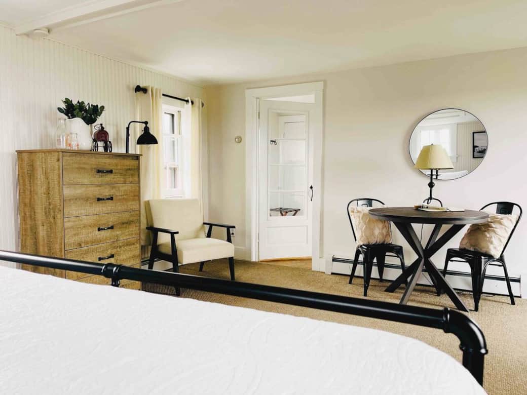 Table + Chairs, along with a sitting area