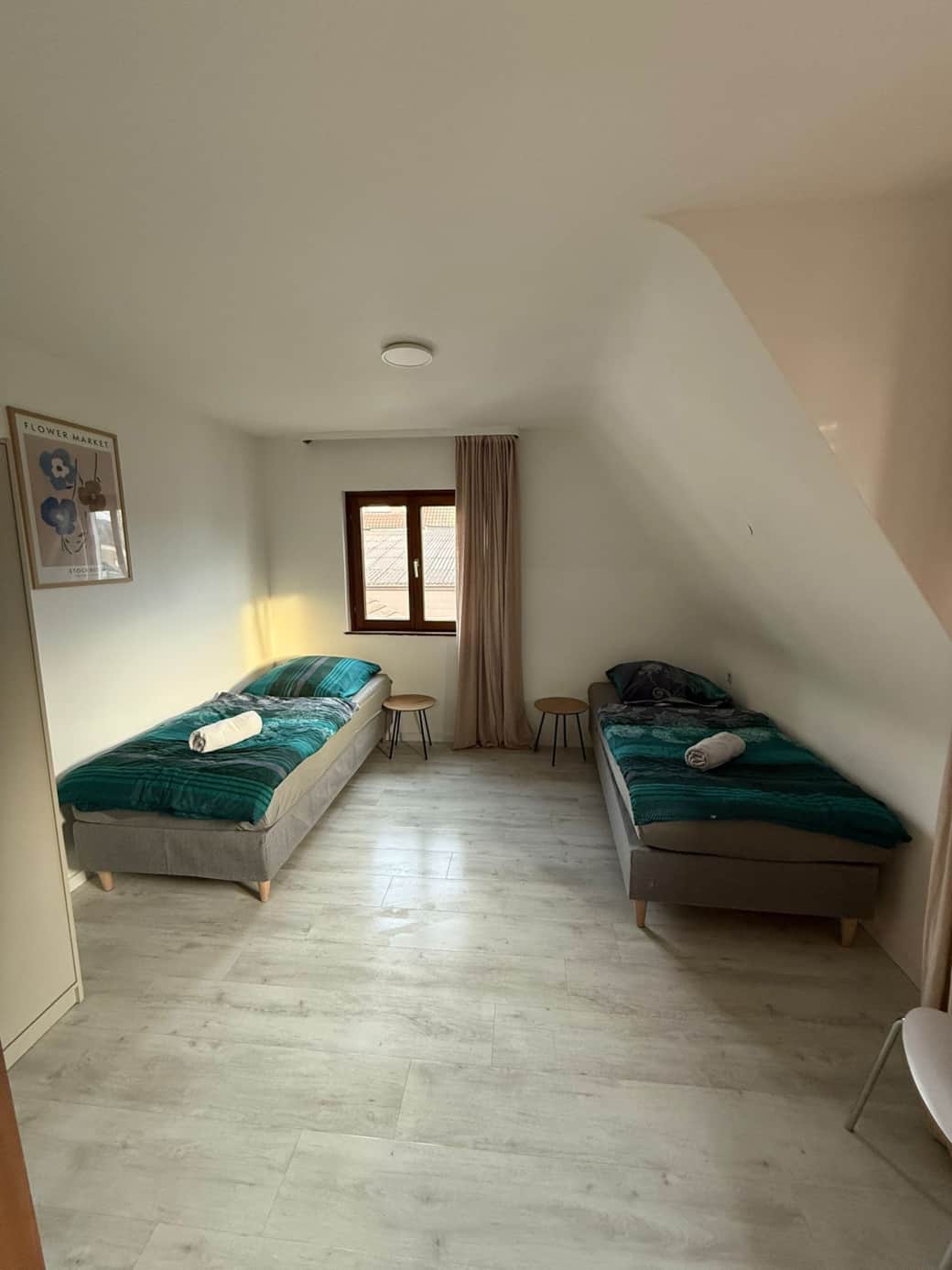 Schlafzimmer 2 | 2 bequeme Einzelbetten mit Kleiderschrank Schlafzimmer 2 | 2 bequeme Einzelbetten mit Kleiderschrank