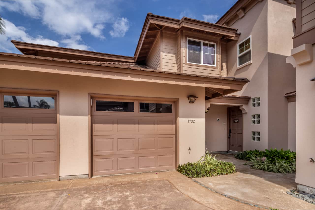 Private garage and driveway at Waikoloa Colony Villas 1702