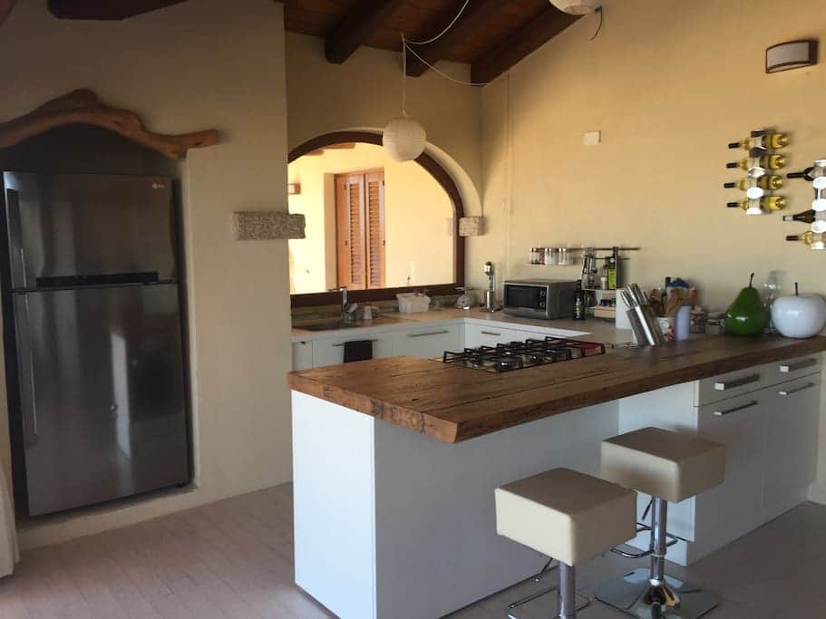 Cucina esterna chiudibile con vetrata Cucina esterna chiudibile con vetrata