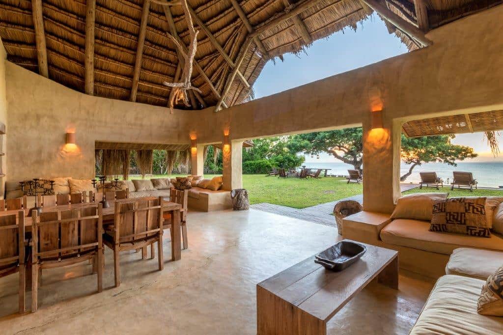 Lounge. Open-plan young with ocean view Lounge. Open-plan young with ocean view