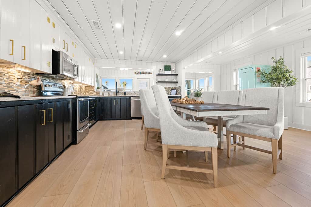 Eat In Kitchen