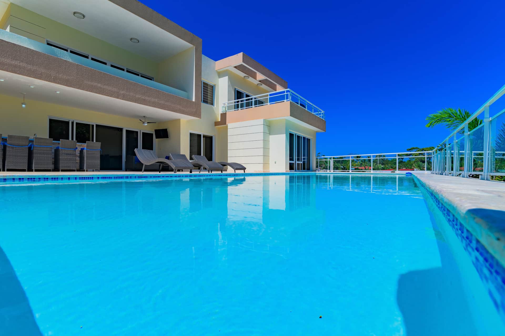 CONTI 948 • Premium • Moderno y espacioso • Servicio de transporte a la playa