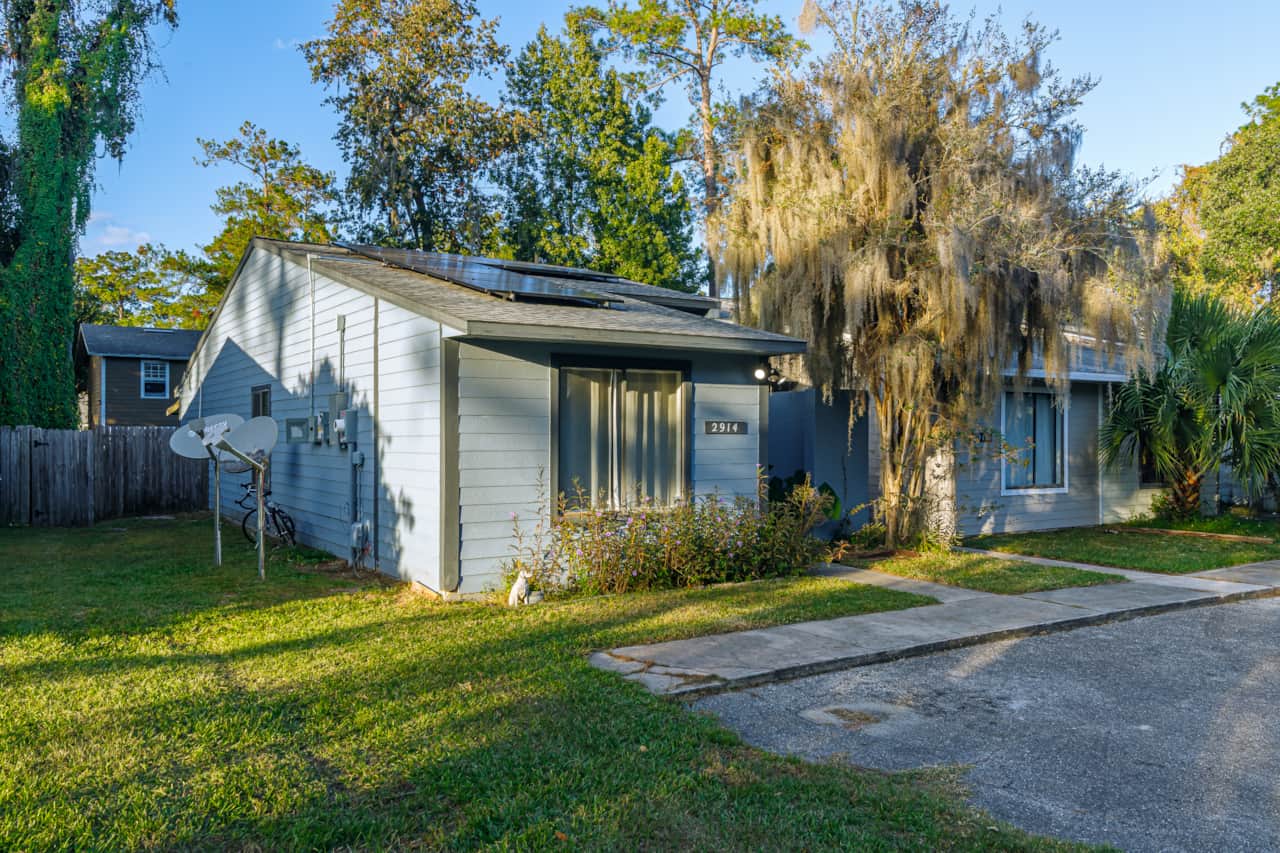 Front view of the property 2