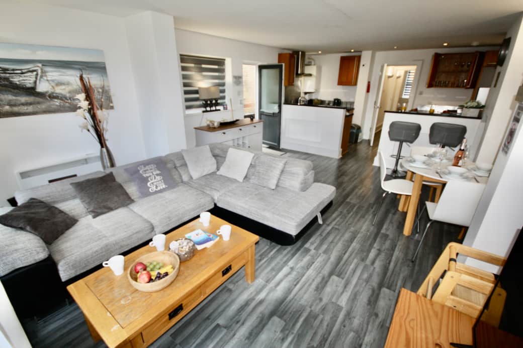 Open plan lounge kitchen and dining area, to entertain the stay away