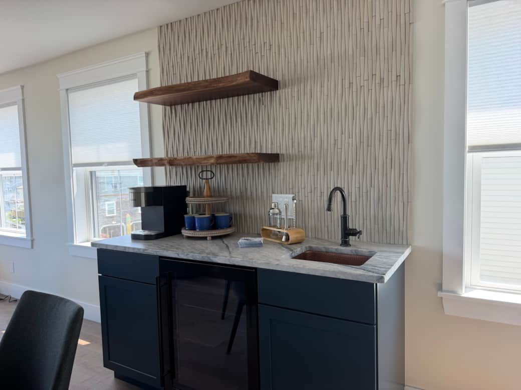 Coffee & Wet Bar Coffee & Wet Bar