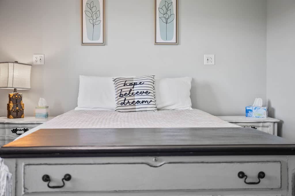 Bedroom 1, Queen Bed. Smart TV, bring your own log in information for streaming channels. 