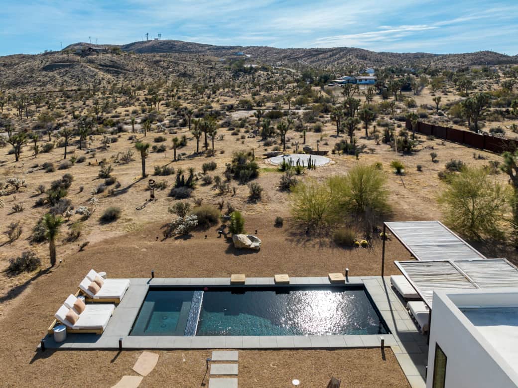 Sweeping view closer 14 Sweeping view closer 14