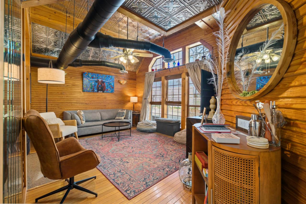 Bright, inviting space with artistic flair and charming views awaits your relaxation!