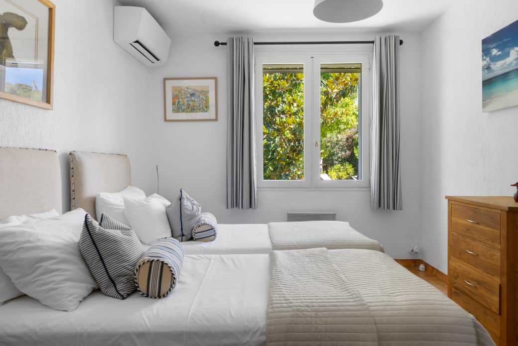 Twin Bedroom with AC 