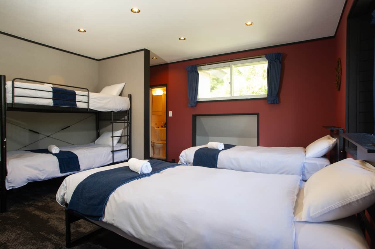 210 - Ensuite & Storagege