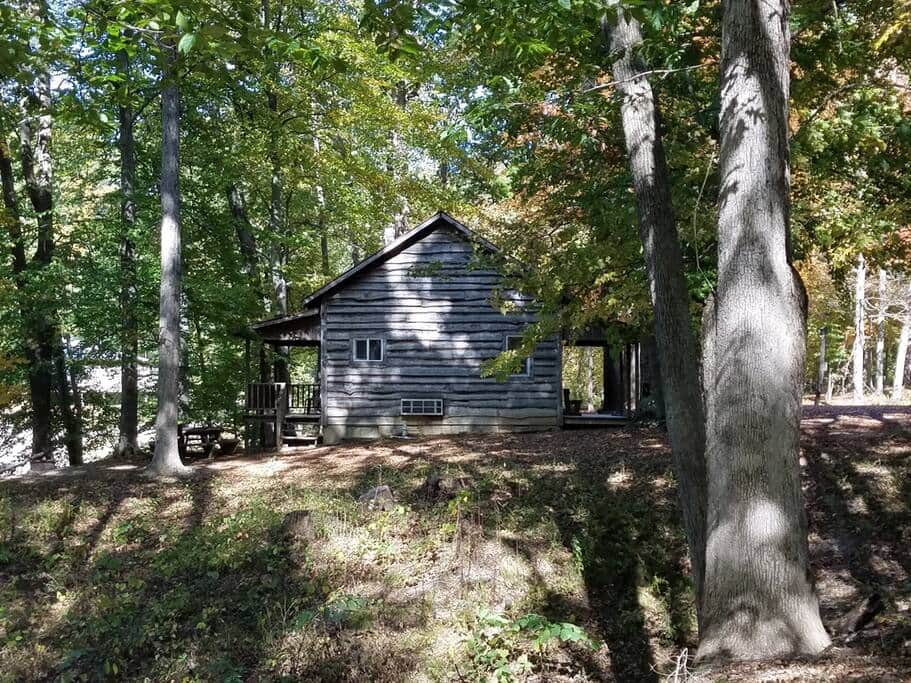 Rustic Cabin 7 is peaceful and quiet.