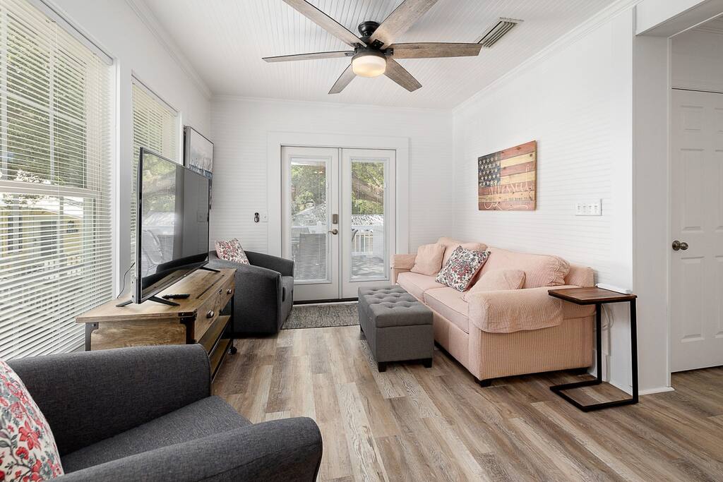 Coaches Corner Cottage D – Charming Beach Cottage — Saint Simons Island, Georgia
