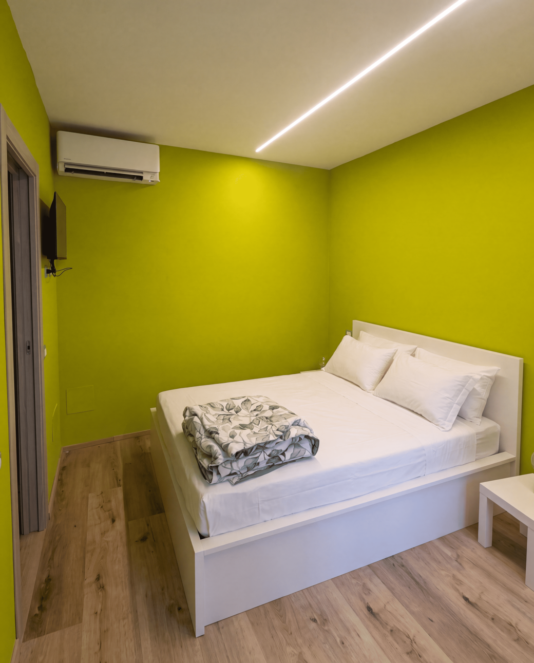 elegant bedroom 2 with en-suite bathroom in Ortigia elegant bedroom 2 with en-suite bathroom in Ortigia