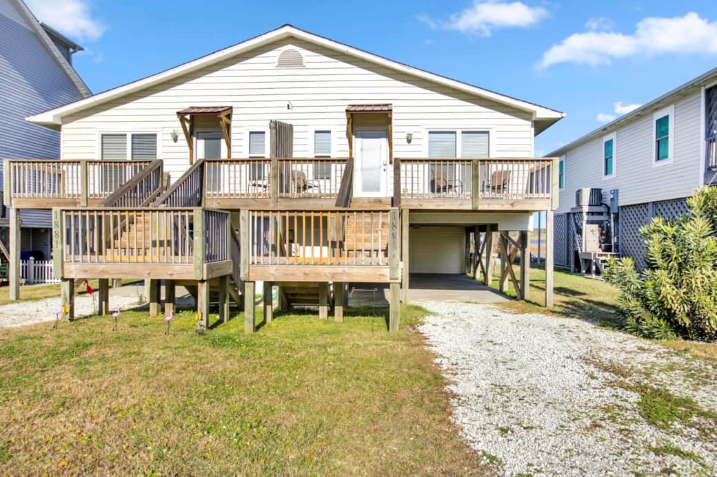 Welcome to the right side of this duplex! Welcome to the right side of this duplex!