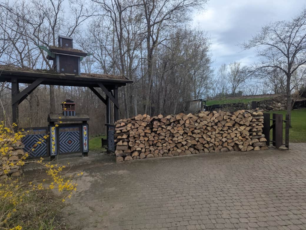 Parking area and Nordic gate