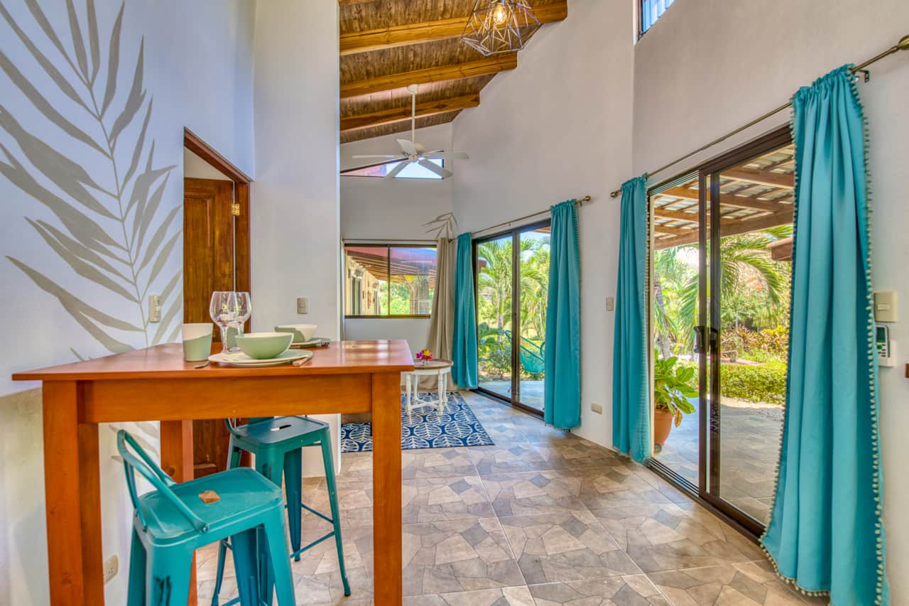 Cabina Dining Area