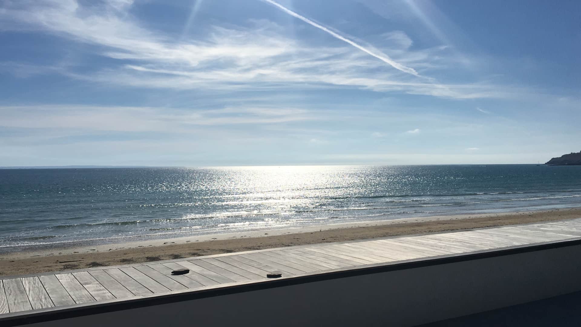 Vue panoramique sur la mer depuis la terrasse du Bain des Dames à Barneville-Carteret