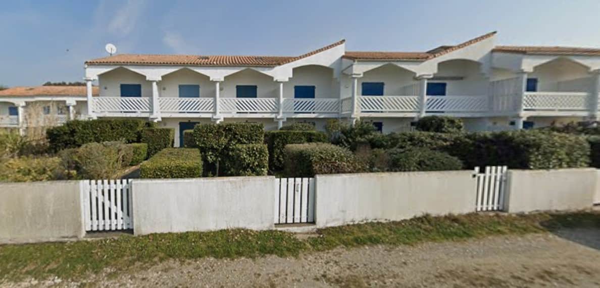 Les Terrasses 17 residence in La Cotinière, close to the ocean