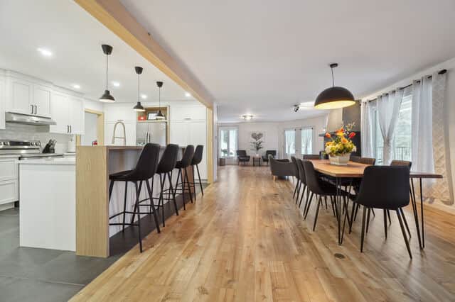 Salle à manger et cuisine 