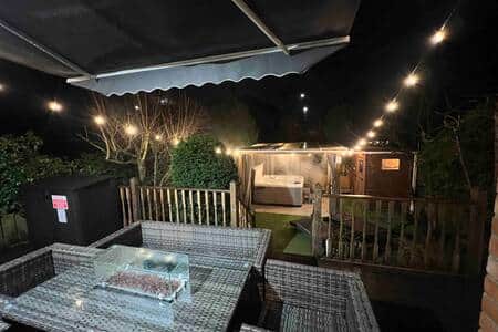Hot Tub with outdoor sitting area and sun beds Hot Tub with outdoor sitting area and sun beds