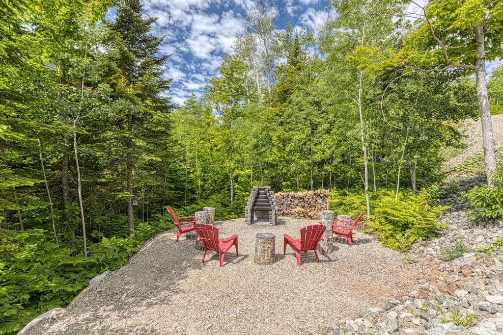 Outdoor fireplace