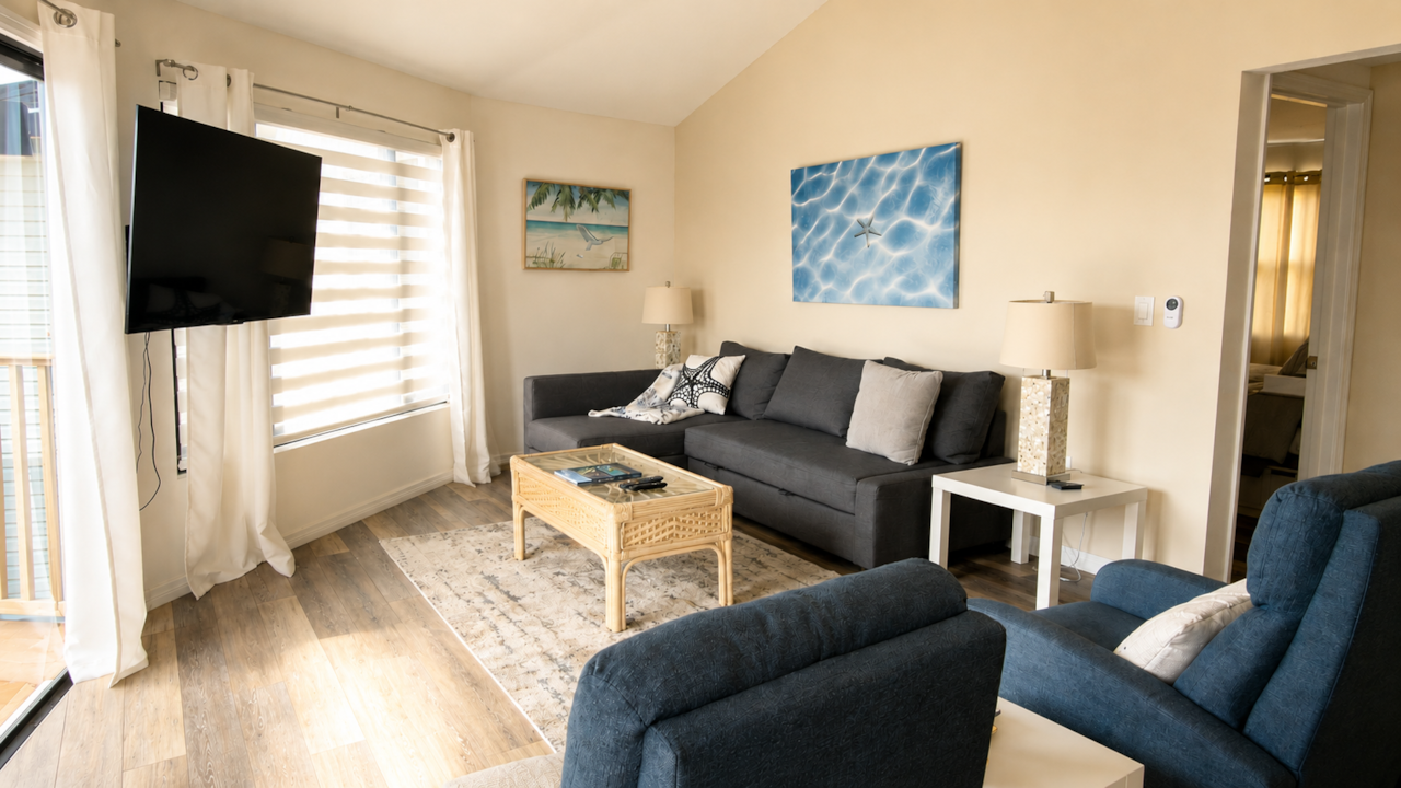 Castaway 22D Livingroom