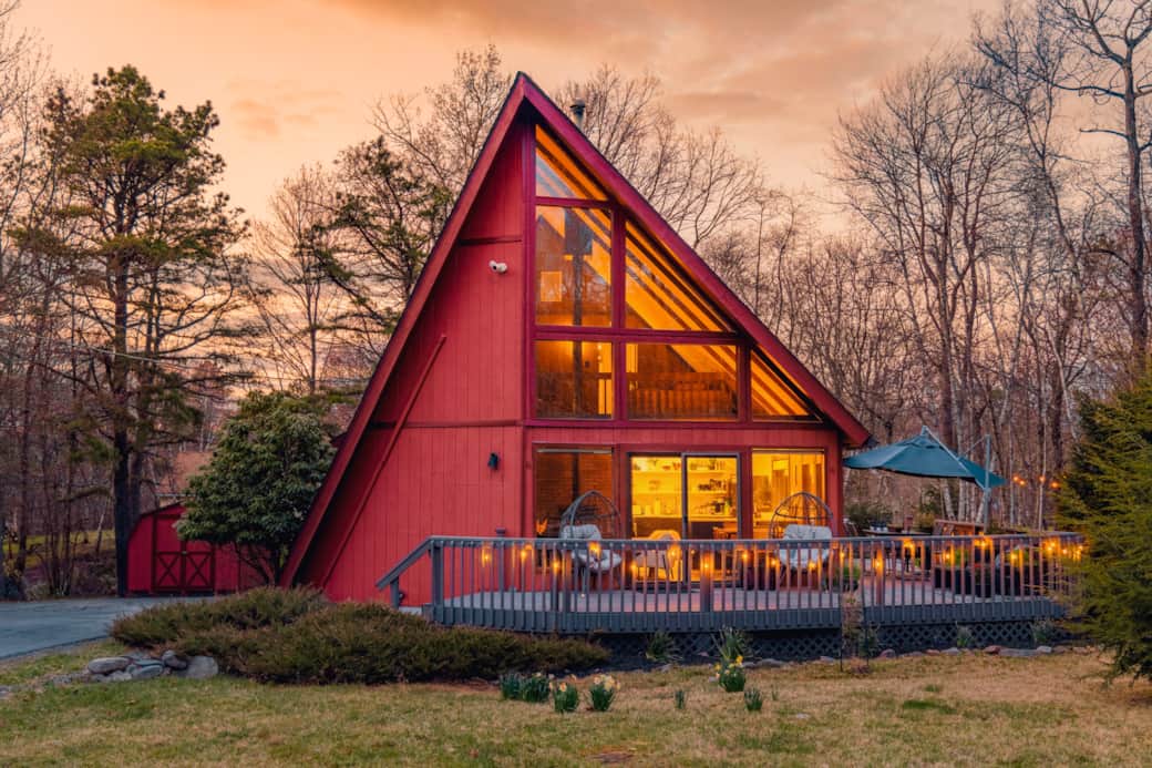 Welcome to the most romantic cabin in the Poconos! Welcome to the most romantic cabin in the Poconos!