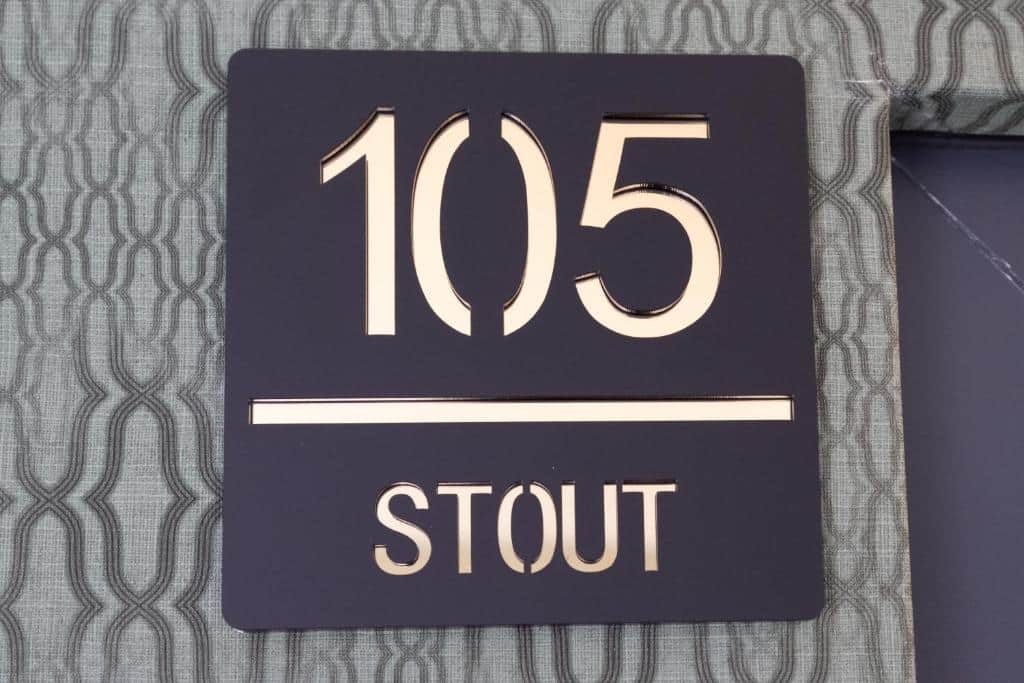 Hoppy rooms - Self Check ln │105 STOUT