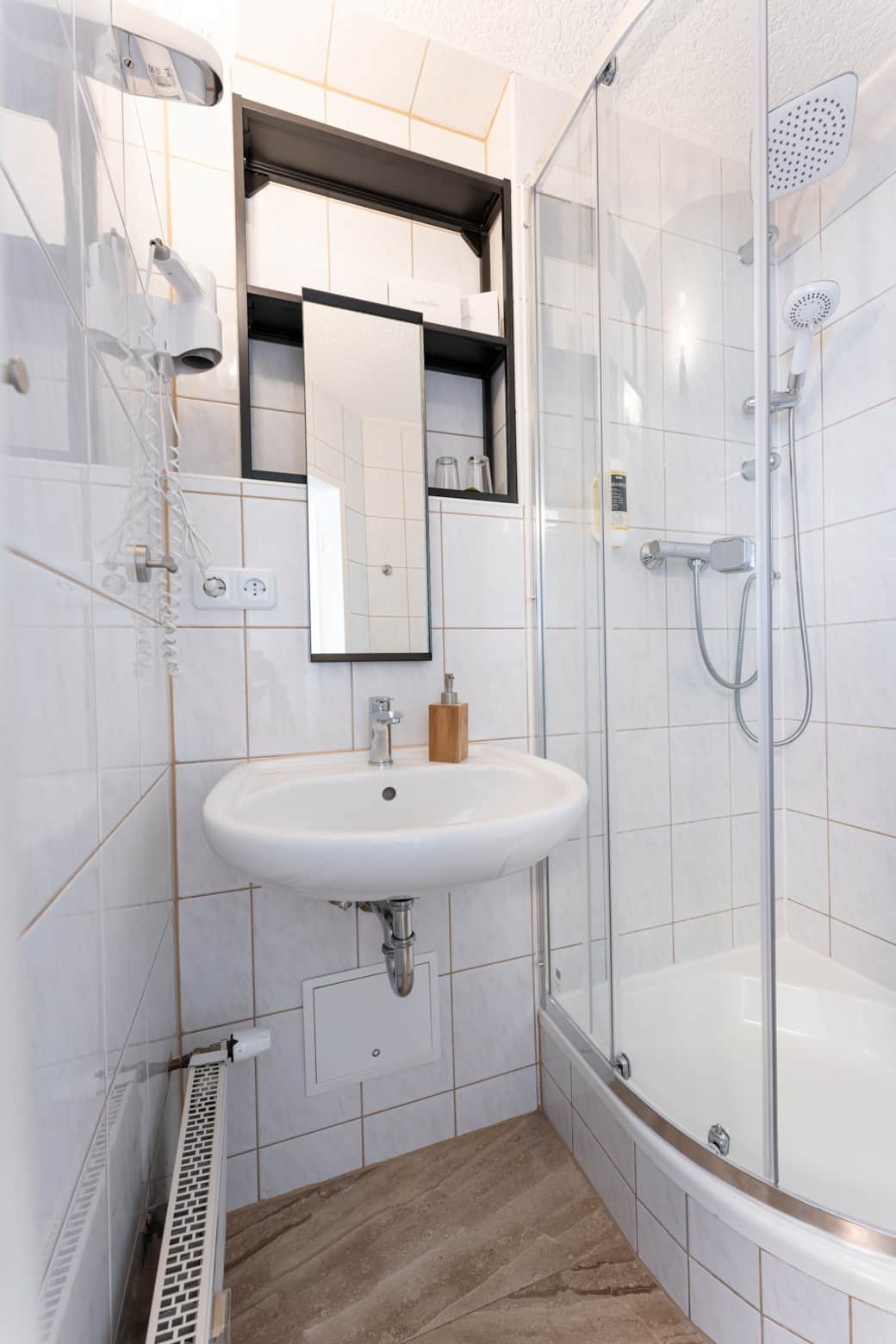Zimmer 8 Bad_2