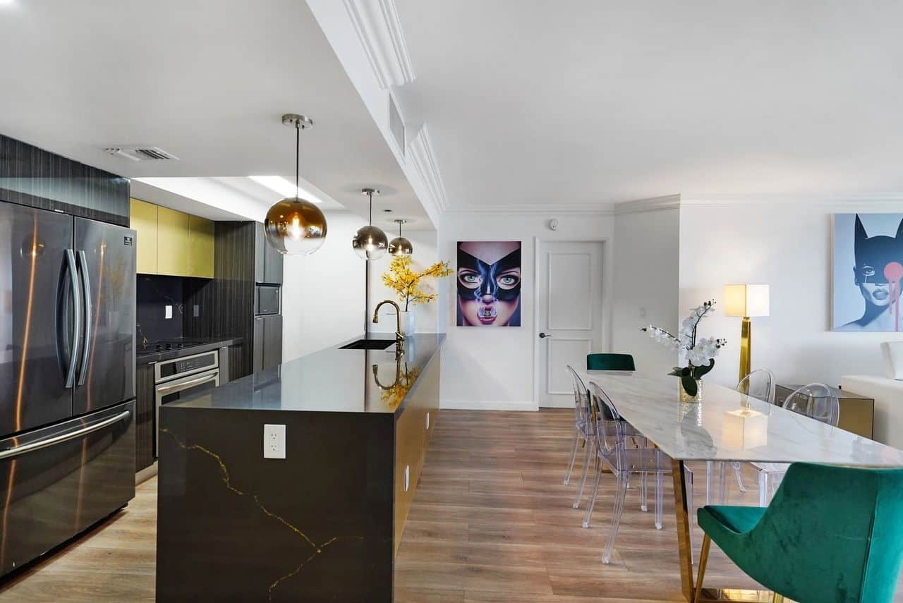 Magic City! (4 bedroom condo)