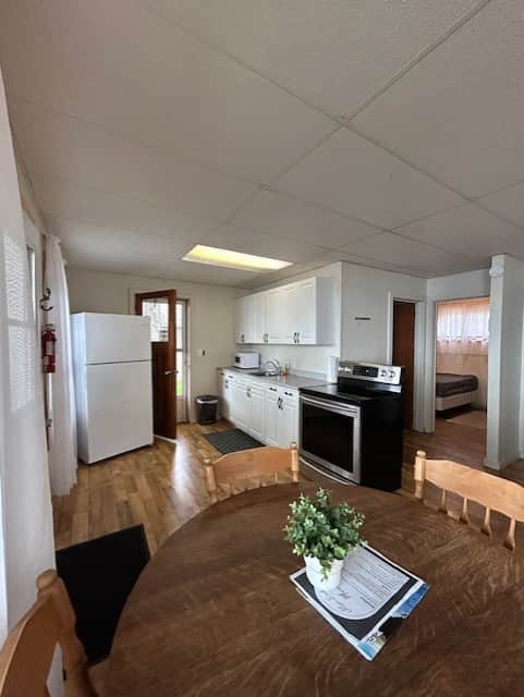 Dining & Kitchn Area