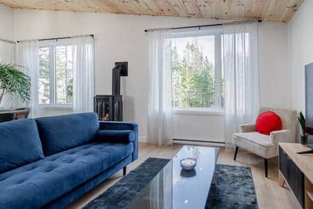 Living room with gas fireplace 