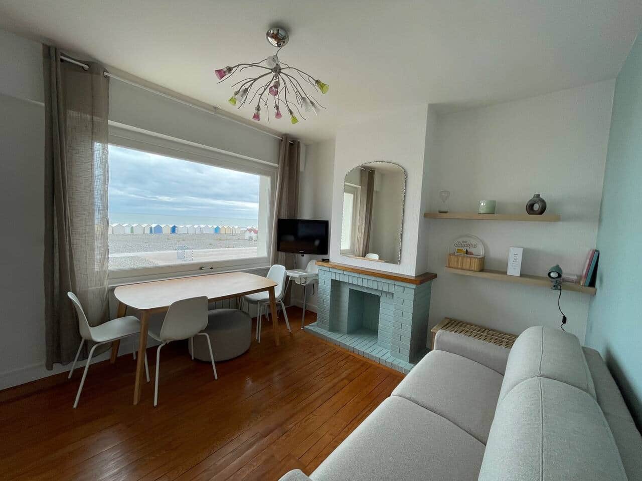 Pièce principale avec vue mer