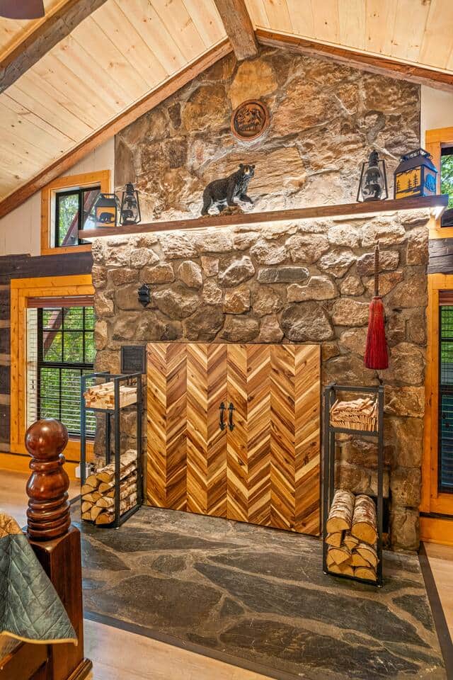 Please note: the fireplace is non operational and only serves as a part of the interior design of the home. Please note: the fireplace is non operational and only serves as a part of the interior design of the home.