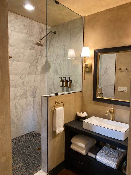 Romantic elegant bathroom