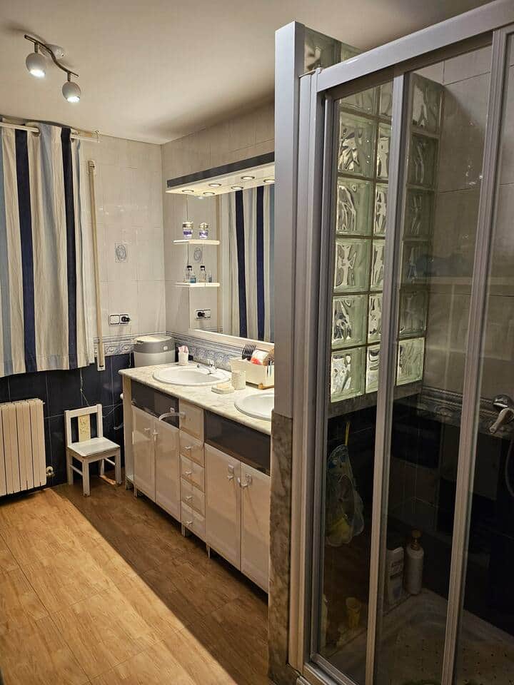 Main bathroom on the top floor.