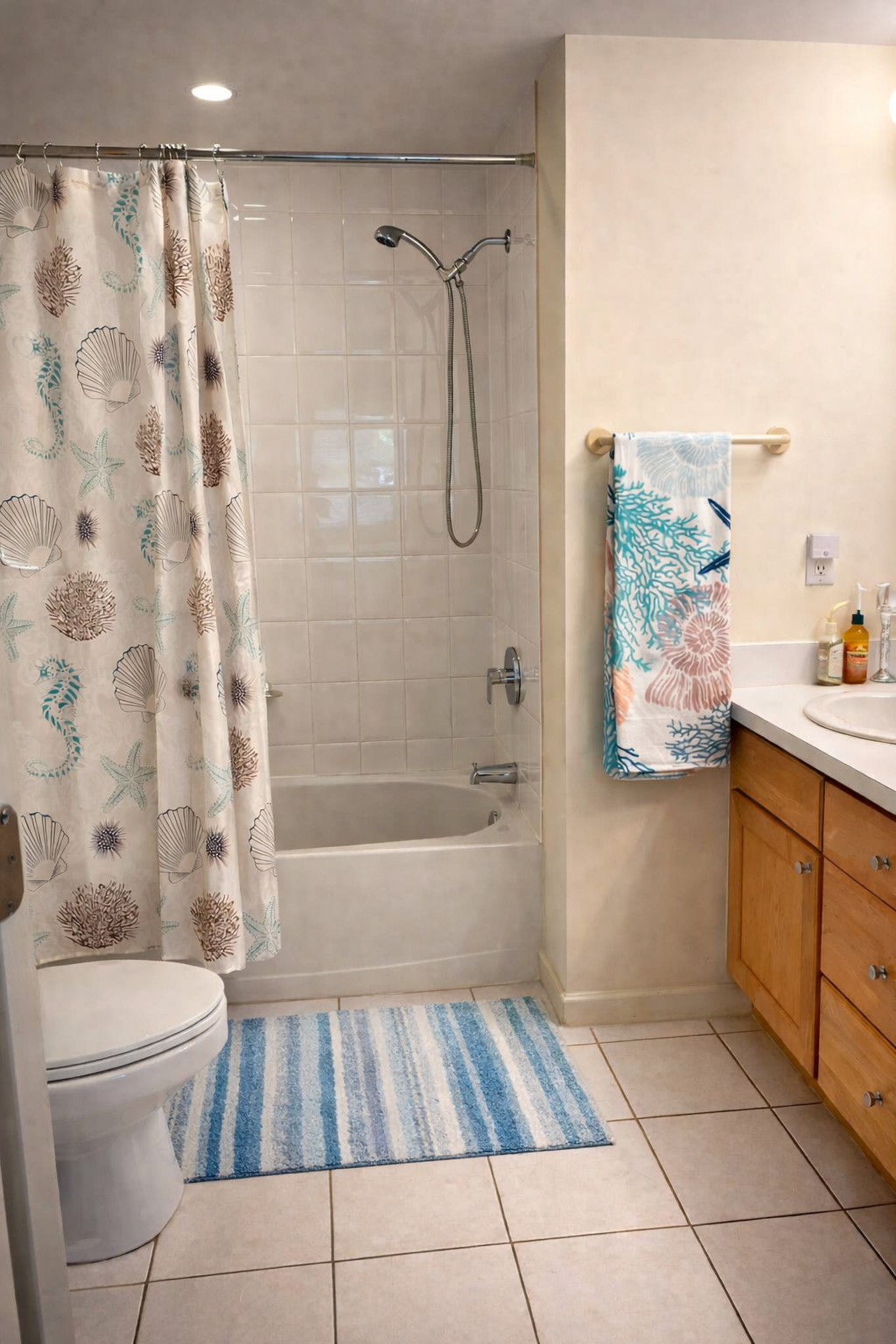 Clean & Spacious  Master Bathroom