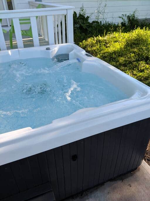 5 person hot tub, professionally maintained year round 